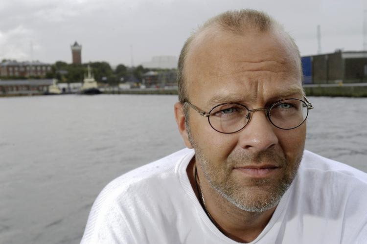 Genopståen. Karakteren Niels Oxen er tilbage for trejde gang i Jens Henrik Jensens nyeste krimi. 