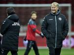 OPTIMIST. Åge Hareide erkender, at Polen er favorit i aftenens VM-kvalifikationskamp, men han tror også på, at Danmark kan vinde, hvis holdet har modet til en offensiv. 