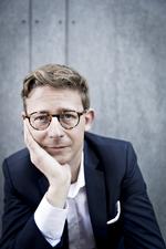 Tabu. Skatteminister Karsten Lauritzen er stolt over, at han er nået så langt i samfundet, men han ærgrer sig over, at han ikke tidligere i livet søgte hjælp. 