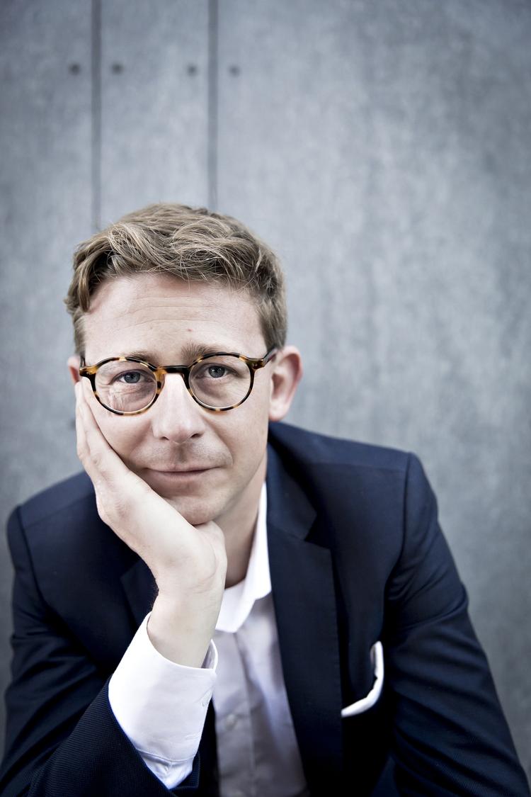 Tabu. Skatteminister Karsten Lauritzen er stolt over, at han er nået så langt i samfundet, men han ærgrer sig over, at han ikke tidligere i livet søgte hjælp. 