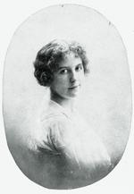 Søskendepagt. Det nye bind om familien Dinesen er medrivende og smukt med fokus på Karen, kaldet 'Tanne', der som 21-årig indgår en pagt med sin lillebror, den kommende krigshelt Thomas. Foto: Det Kongelige Bibliotek og privateje (Morten Vilhelm Keller) 