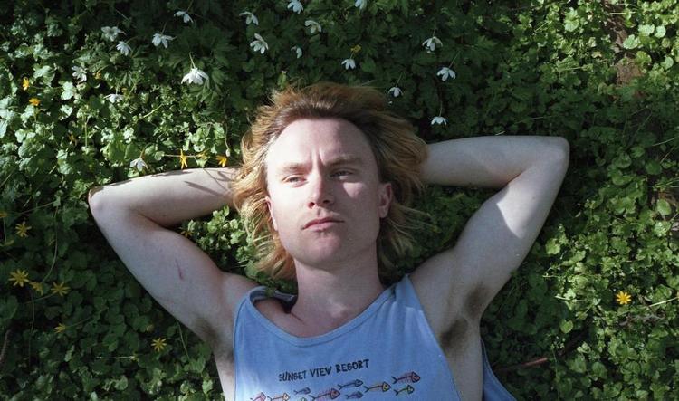 modnet. Bisse funderer over døden og længes efter udødeligheden på sit nye album. 