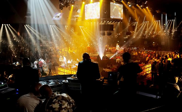 Freestyle. Esben Nicolajsen rapper under navnet Elbanovic. Han vandt MC Fightnight i 2015. Billedet her er fra 2007, hvor arrangementet blev afholdt i KB Hallen. 