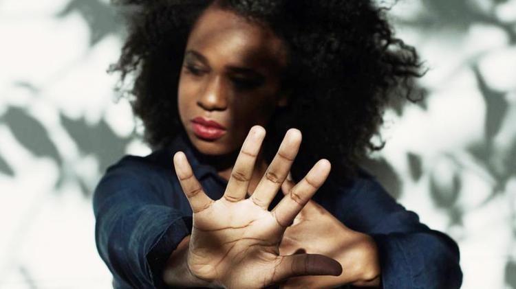 Sofistikeret. Nao er indehaver af en af tidens mest markante r&amp;b-stemmer og er nu endelig på gaden med sit debutalbum. 