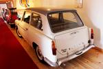 FREMTID. Austin A40 Futura peger fremad mod nutidens hatchback-biler. 