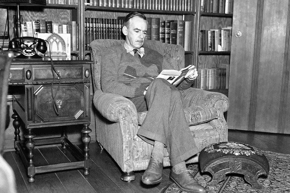 Eugene O'Neill. Han blev i 1936 den anden amerikaner til at modtage den prestigefyldte pris. 