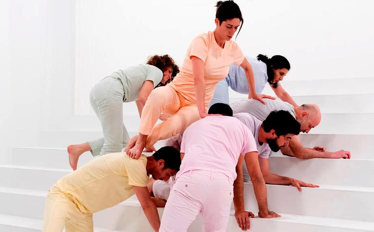 Bred. 2017 vil vise alt fra animationsfilm på domkirken i Århus til digte og ord, der vil lyse på mure eller være indfattet i fortorvene. 