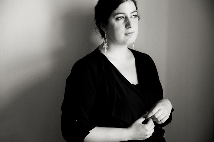 STOP. Yasmin Davali er formand for Danske Studerendes Fællesråd og talsperson for Uddannelsesalliancen, der er en sammenslutning af 40 organisationer, der er gået sammen om en demonstration i dag. 