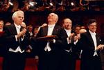 UDVALGT. Dario Fo (anden fra venstre) modtog i 1997 Nobelprisen i Litteratur. 