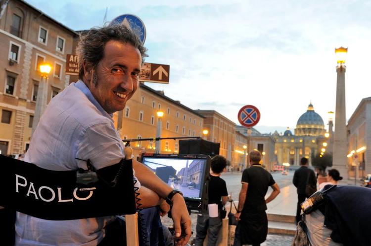 Sorrentino. Her i fuld sving med indspilningen af den 2. episode af 'The Young Pope' som får premiere 26. oktober. 