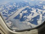 UDSYN. Sådan er udsigten over Grønland fra de dyre sæder i Icelandair-flyet. Og jo også fra de billigste pladser. Bare man sikrer sig en vinduesplads. Foto: Allan Graubæk 