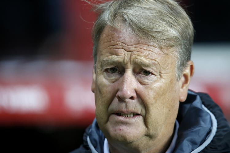 BEKYMRET. Åge Hareide havde af gode grunde svært ved at finde det milde smil frem i Parken tirsdag aften. Nu bliver det svært at nå VM i Rusland. 