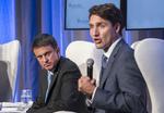 Skuffet. Canadas regeringsleder, Justin Trudeau (t.h.), understregede torsdag, at det vil være yderst skuffende for hele verden, hvis ikke EU kan enes om at godkende den ellers færdigforhandlede frihandelsaftale med Canada. Ordene faldt under et møde med Trudeaus franske kollega, Manuel Valls. 