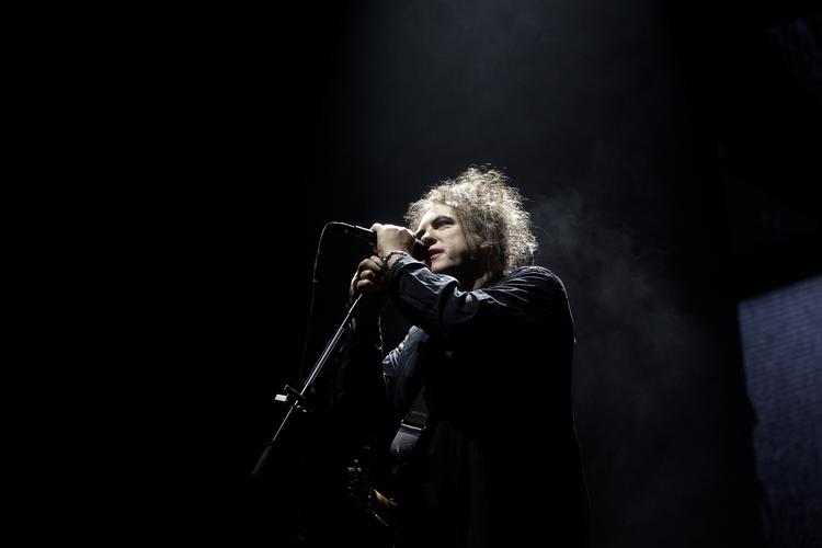 Touperet. Robert Smith ligner sig selv i Forum, bare med lidt mere smil, da han og resten af The Cure gav deres sange ny energi. 