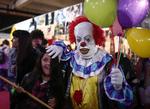 KLAMT. Mød Pennywise, den ubehagelige klovn som gyserforfatteren Stephen King skabte i bogen If fra 1986. 
