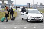 Bombetrusler lukker lufthavn og to indkøbscentre