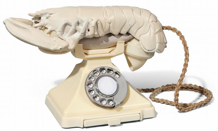 TILBUD. Salvador Dalís ikoniske hummertelefon bliver nu sat til salg på en auktion i London til 2 millioner kroner. 