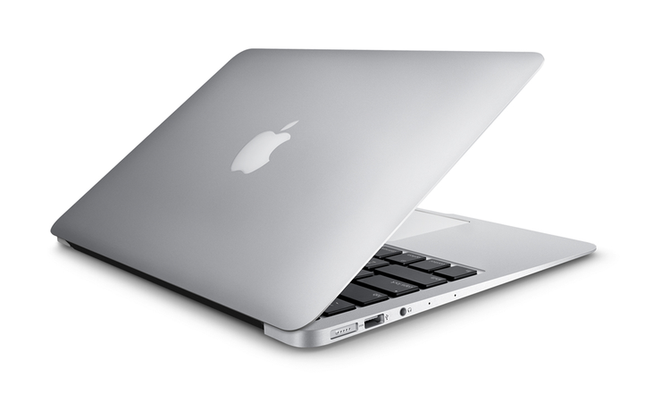 FARVEL. Det kan snart være slut med Apples MacBook Air-serie (bill.). Men det forlyder også, at firmaet vil droppe de traditionelle USB-porte i kommende versioner af MacBook Pro, sådan at ejerne skal bruge endnu flere adaptere. Foto: Apple 