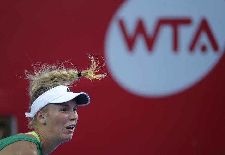 TRAVL. Caroline Wozniacki har spillet mange kampe den seneste måned, og formen blev også for alvor testet onsdag ved Luxembourg Open. 