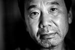 Venner. Murakami sætter ikke sine to første romaner voldsomt højt. Men de betød meget for ham, da han skrev dem. 
