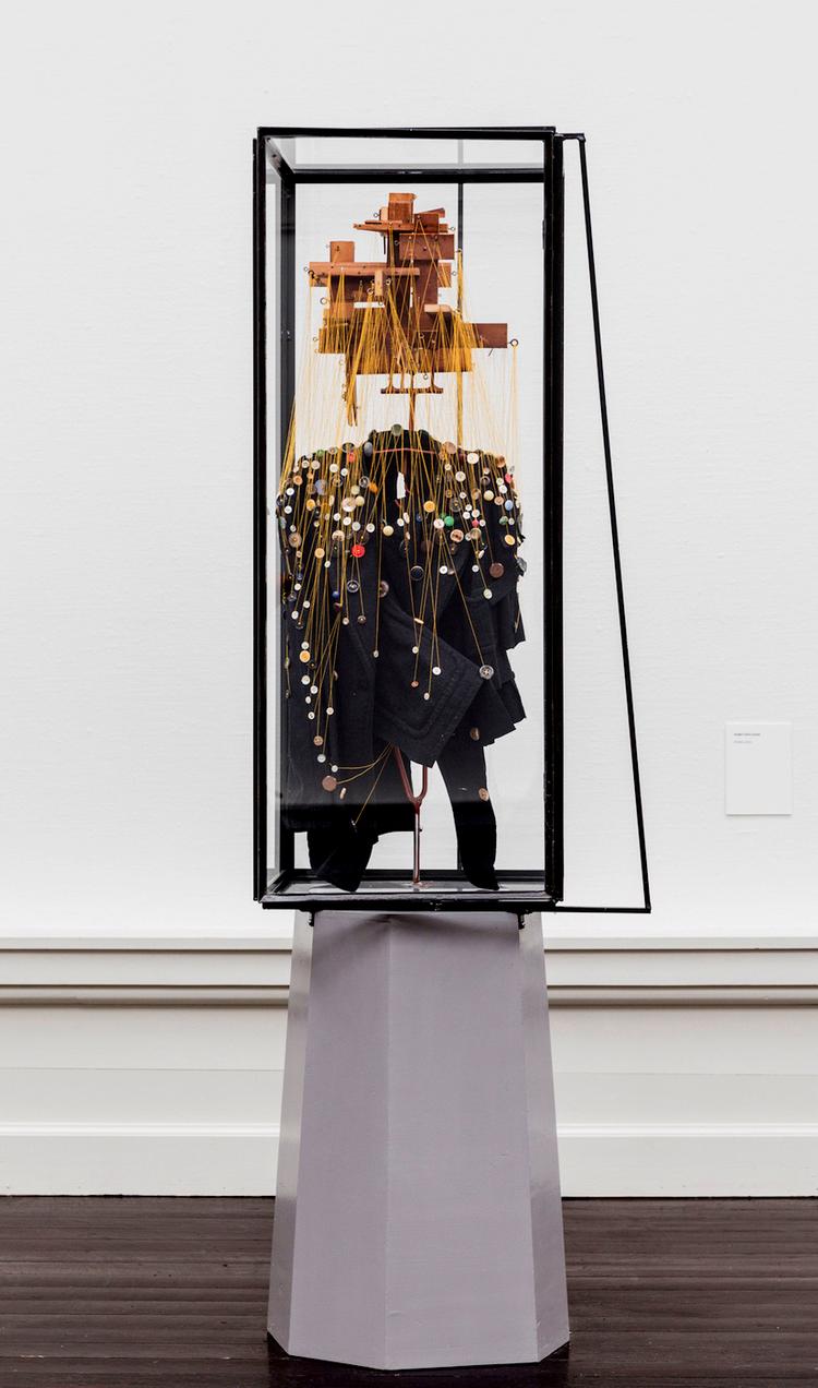 prisvinder. Jørgen Carlo Larsens værk 'på klem', 2014, udstillet på Den Frie. 