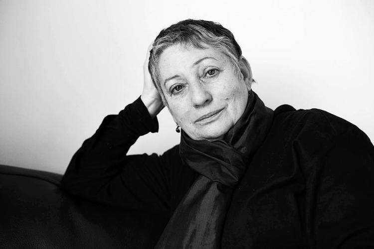 biolog. Ljudmila Ulitskaja er uddannet biolog og har arbejdet som forsker i genetik. Hun gik over til litteraturen i 1979 og er i dag en af de mest berømte nulevende russiske forfattere. Foto: PR