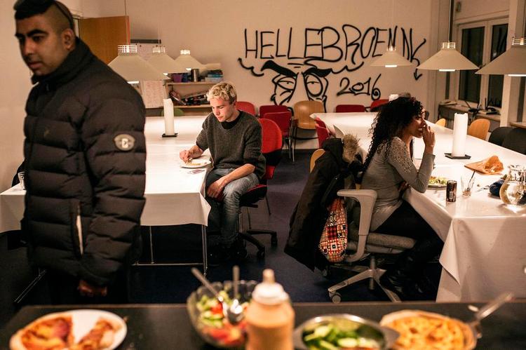 Værested. »Typisk er de unge hverken misbrugere eller psykiatriske patienter. Det kan de til gengæld nemt gå hen at blive, hvis de ikke får hjælp«, siger Eva Riedel, stifter af Hellebro.Foto: Ivan Riordan Boll 