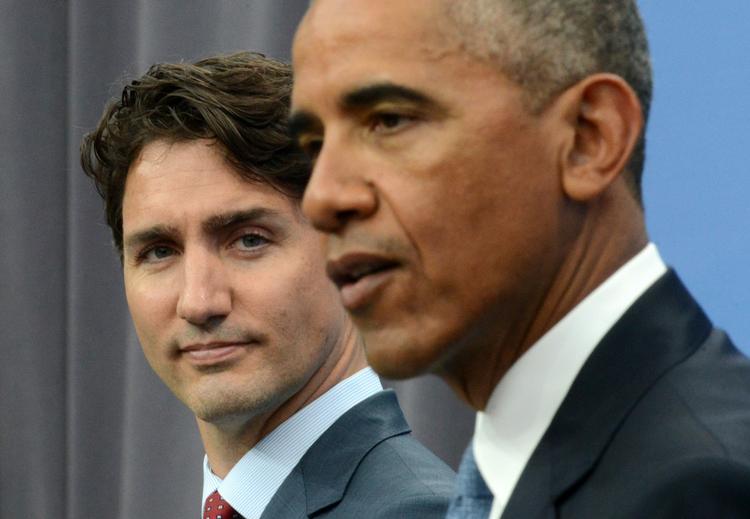 Udelukket. I går måtte EU meddele den canadiske regeringsleder, Justin Trudeau (t.v.), at deres ellers færdigforhandlede frihandelsaftale må blive i skuffen. En tilsvarende aftale med USA er strandet, så den umuligt kan nå at vedtages, inden Barack Obama går af i januar næste år. 