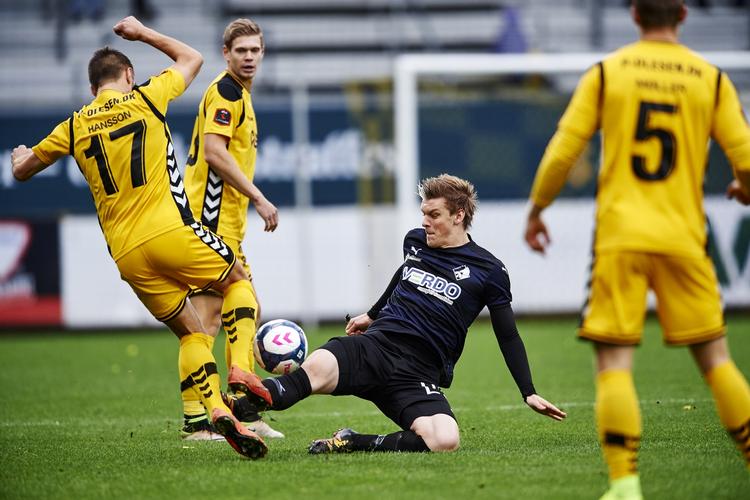 NEDE. Randers kæmpede for at få udlignet mod Horsens, men hjemmeholdet tog alle 3 point. 