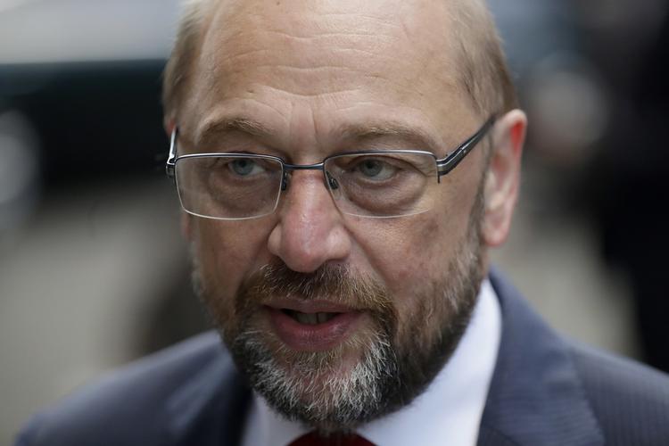 Svindelundersøgelse. Formanden for Europaparlamentet Martin Schulz siger, at det kan styrke Europaparlamentets anseelse, at man nu kommer til bunds i sagen om DF's brug af EU-midler 