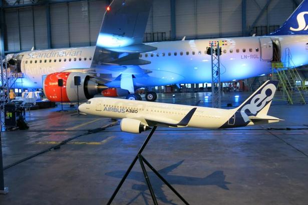 NYSKABELSE. Airbus A320neo bruger mindre brændstof end sin forgænger. Det rigtige fly i baggrunden er indsat på ruten mellem København og Stockholm. 
