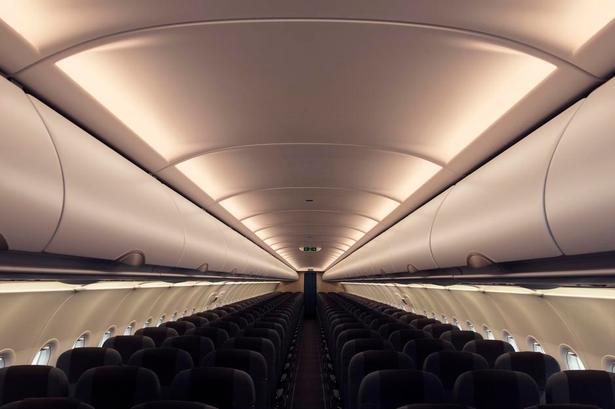 Lyset i kabinen kan skifte undervejs på flyveturen. Foto: SAS 