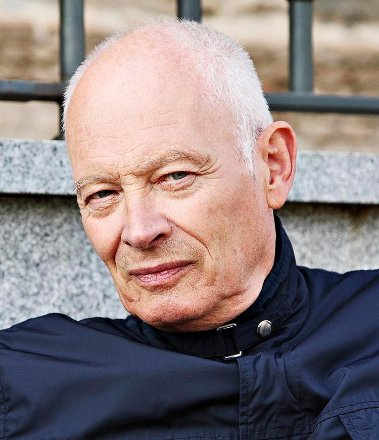 Skarp. Gudbergur Bergsson er en af Islands to nominerede til Nordisk Råds Litteraturpris med sin humoristiske og spiddende beretning om livet på et isoleret islandsk landsted fra 1930'erne og fremt il i dag. PR-foto: Guðni þorbjörnsson 