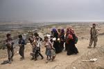 FLYGTNINGESTRØM. De sidste to uger er 10.000 mennesker flygtet fra deres landsbyer i området omkring Mosul. FN vurderer, at antallet kan stige til 200.000. 