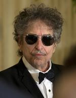 Tavshed. Der har vlæret fuldstændig tavshed omkring Bob Dylan, siden han fik Nobel-prisen. 