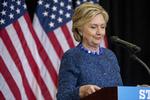 Svar. Hillary Clinton måtte tilføje en ekstra pressekonference efter meldingen fra FBI-direktør James Comey 