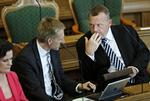 Tidspres. Det er med det ene øje på de øvrige partier og med det andet på uret, at Lars Løkke Rasmussen skal forhandle årets finanslov på plads. 