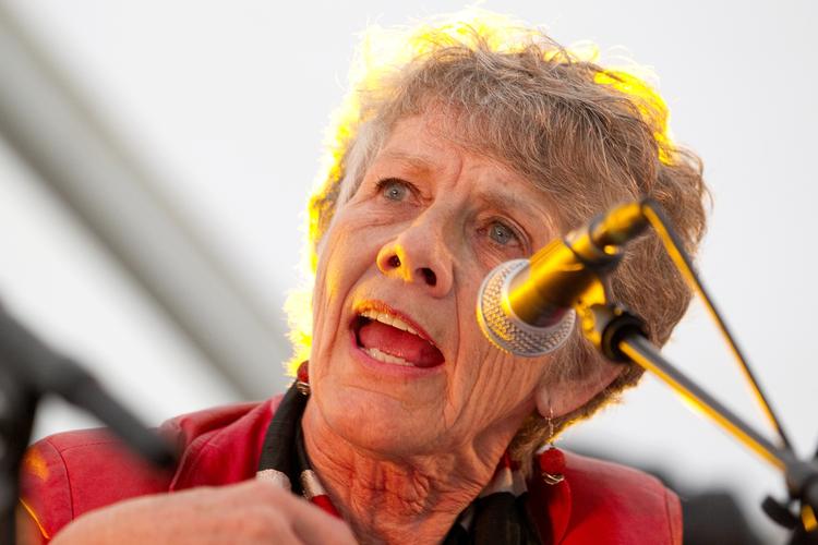 Støtte. SF vil betale EU-støtte tilbage til den grønne gruppe. Det drejer sig om Margrete Aukens del. 
