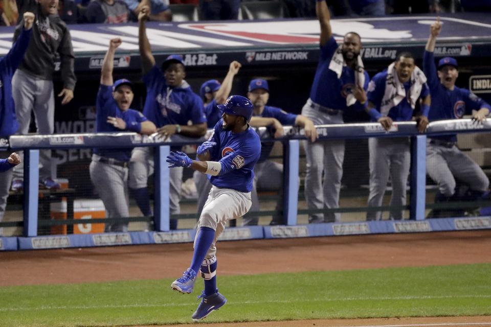 Tidligt. Cubs' Dexter Fowler jubler over et home run i begyndelsen af kampen. 
