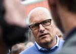 HOLDEJER. Bjarne Riis har svært ved at holde sig væk fra cykelsporten. 