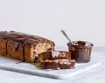 Luksus. Kombinationen af den søde banan, den salte peanutbutter og den mørke, let bitre chokolade er fantastisk og klæder banan kagen i luksus. 