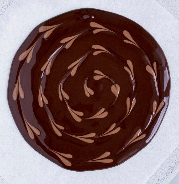 Hjertebrud. Send en fin lille kærlighedserklæring i form af en chokoladebrud med strejf af peanuts. 
