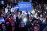 Spraglet. I 2042 vil hvide amerikanere ikke længere være majoriteten, forudsiger US Census Bureau. Her er det et billede fra Hillary Clintons rally i Cleveland, Ohio fredag. 