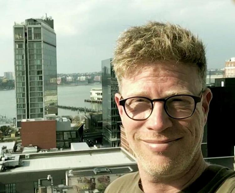 valgkorrespondent. Martin Krasnik tager DR2's seere med til det amerikanske valg. (Foto: DR/Framegrab) 