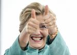 opstandelse. Det vakte stor opstandelse, da FBI 28. oktober genoptog efterforskningen af Hillary Clintons e-mails, efter at forbundspolitiet opgav at rejse sigtelse i samme sag i sommer. 