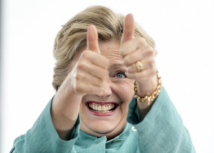 opstandelse. Det vakte stor opstandelse, da FBI 28. oktober genoptog efterforskningen af Hillary Clintons e-mails, efter at forbundspolitiet opgav at rejse sigtelse i samme sag i sommer. 