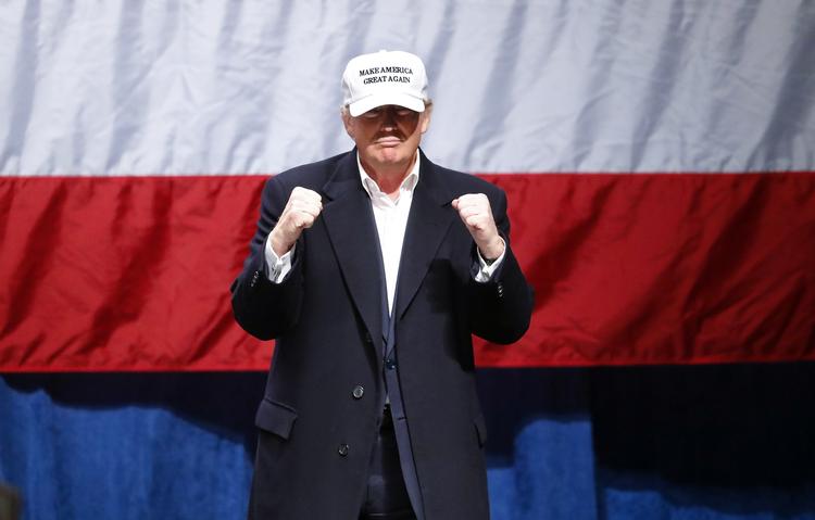 Presset. Donald Trump besøgte hele fem forskellige stater i går, her Michigan, og gør det samme i dag i sin svære kamp for at indhente Hillary Clinton. 