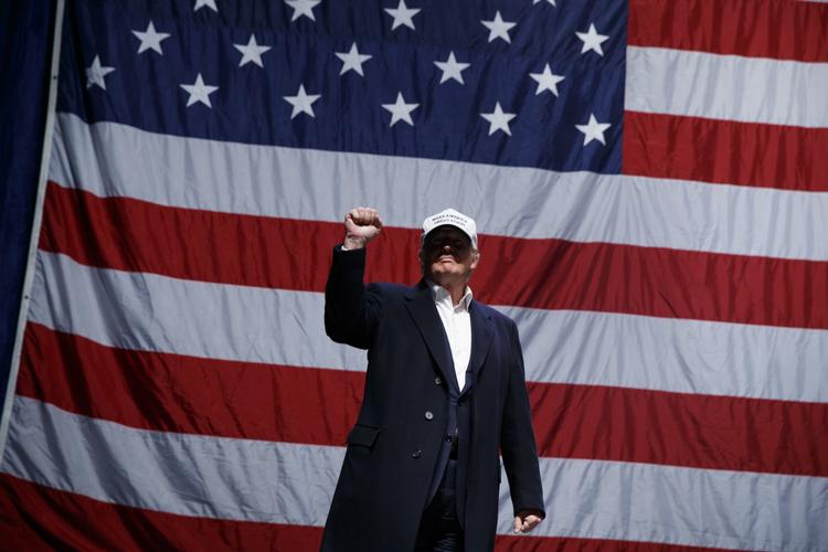 Dystopi. For finansmarkederne er Donald Trump - her fotograferet på et valgmøde søndag i Michigan - et meget stort skræmmebillede. 