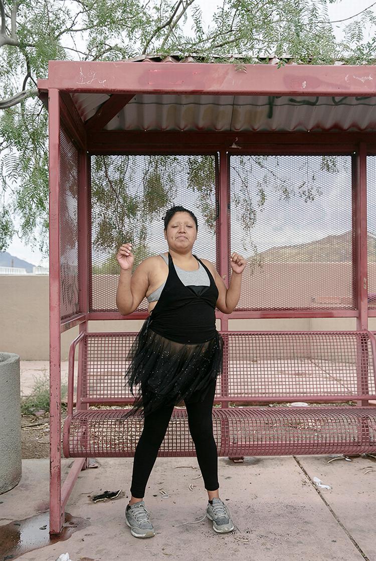 Busstop. Savannah er indfødt amerikaner. Hun bor i dette busstoppested i Tucson, Arizona. Foto: Miriam Dalsgaard 