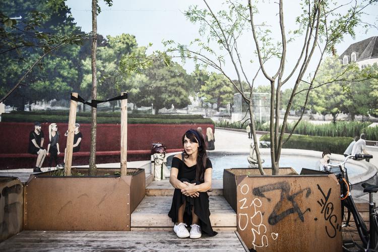 Illegalt. Louise Hart har gode erfaringer med cannabisolie. Hun fik i foråret fjernet sit ene bryst på grund af kræft og tog stoffet under den efterfølgende kur med kemoterapi. 